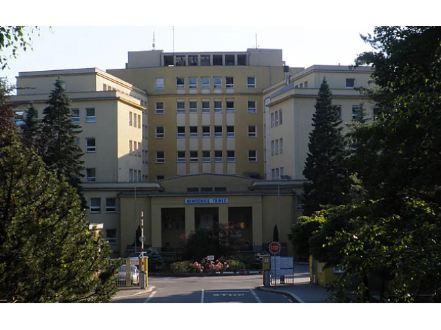 Policie zasahuje v třinecké nemocnici. Zadržela tři lidi kvůli zakázkám