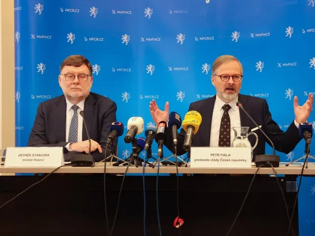 Co bude s rozpočtem? Vláda couvá, čelí kritice i z vlastních řad