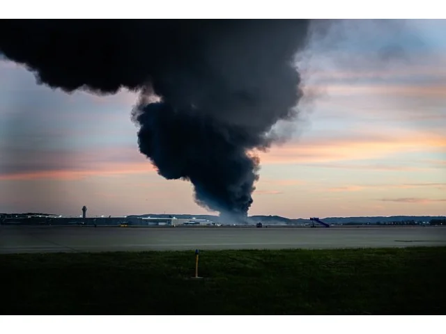 V americkém Louisville se zřítilo nákladní letadlo. Zahynulo nejméně sedm lidí