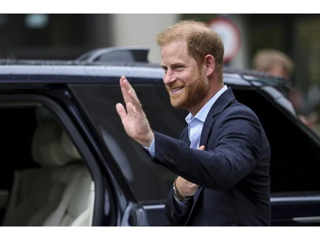 Je to jako s Dianou. Usmíření brání poradci, řekl princ Harry o vztahu s králem