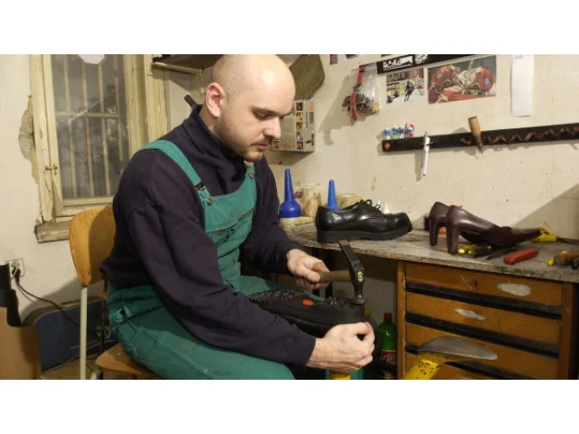 Na minimálních zálohách si živnostníci připlatí tisíce. Některé strany jim slibují, že zvyšování odvodů změní nebo zruší