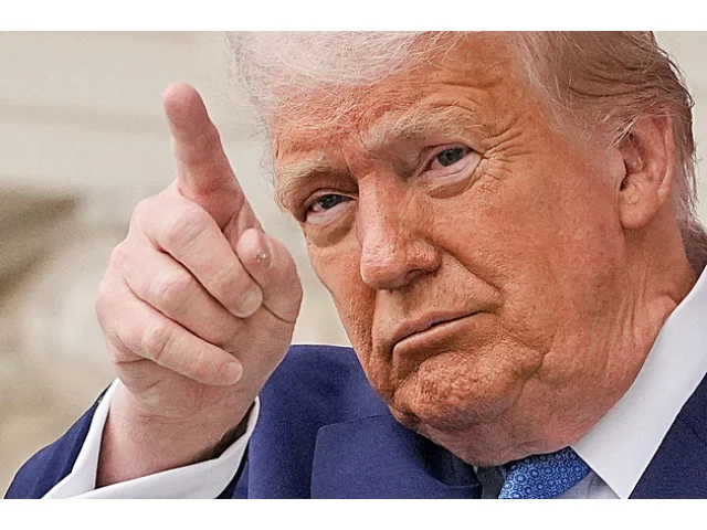 Trump vyzval k okamžité evakuaci Teheránu, Írán nemůže mít jadernou bombu, řekl