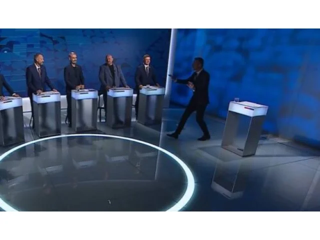 Černochová se hádala nejen se Šlachtou. Moderátor Řezníček situaci vyřešil jako král, vstoupil mezi ně baletním krokem