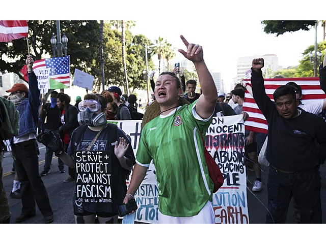 Absurdní, je to zneužití moci, popisuje Čech nasazení armády v Los Angeles