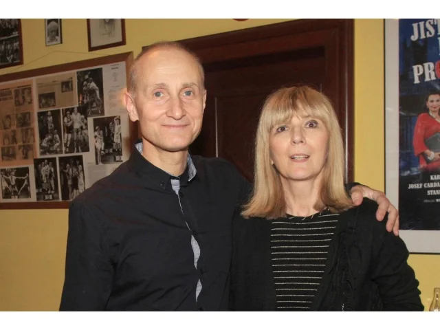 Josef Carda žije v domě po prarodičích své ženy Radky. Z usedlosti na Litoměřicku zbudovali bydlení snů