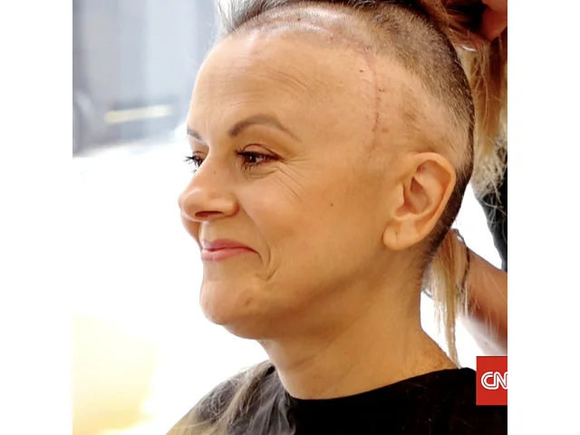 Něrgešová šla dohola! Během vysílání sundala paruku, máme video ze stříhání