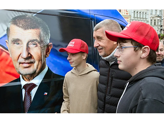 ANO stále přes 30 procent, sílí Motoristé i STAN, SPOLU i SPD oslabily, hlásí Kantar