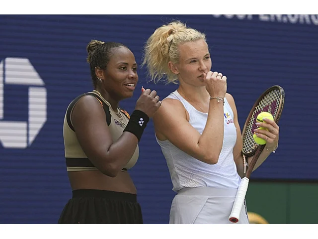 Siniaková má s Townsendovou jistý tenisový Turnaj mistryň ve čtyřhře