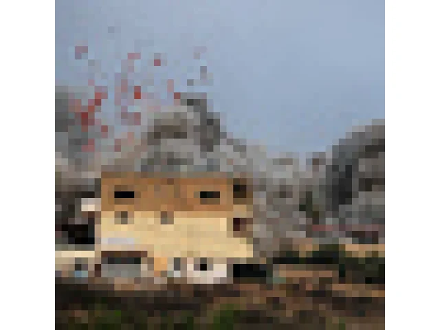 Izrael udeřil na několik míst na jihu Libanonu, uvádí média