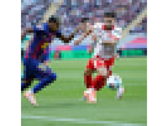 Barcelona zdolala Gironu gólem v nastavení a vede španělskou ligu