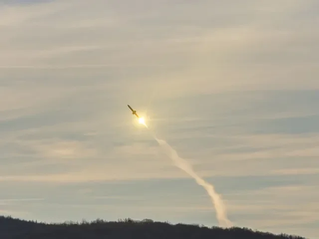 Ruská raketa zasáhla Sumy. Zabila tři lidi a další zranila, uvedly úřady