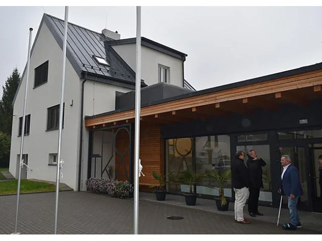 Hospodská éra je pryč. Ostravský obvod Lhotka má novou moderní radnici