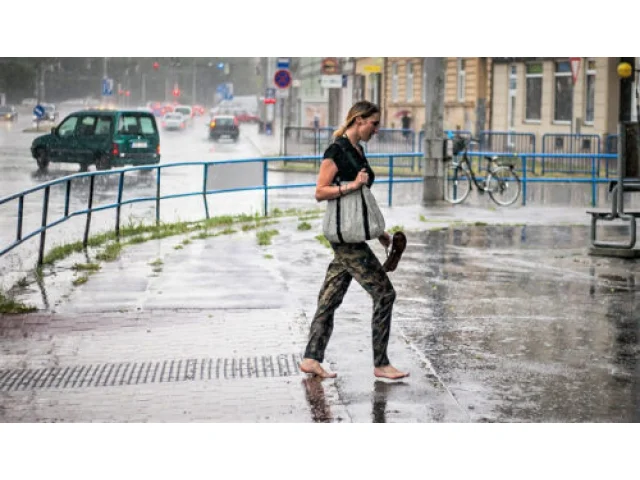 Středa stáhne oponu. Studená fronta přinese déšť a nižší teploty