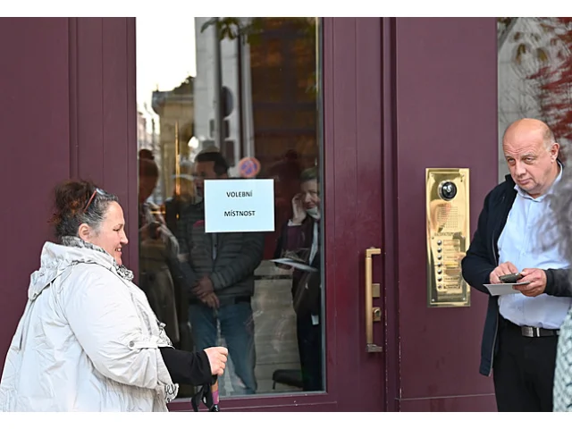 Prvovoliči i klid ve válečném Kyjevě. Jak Češi hlasují ze zahraničí