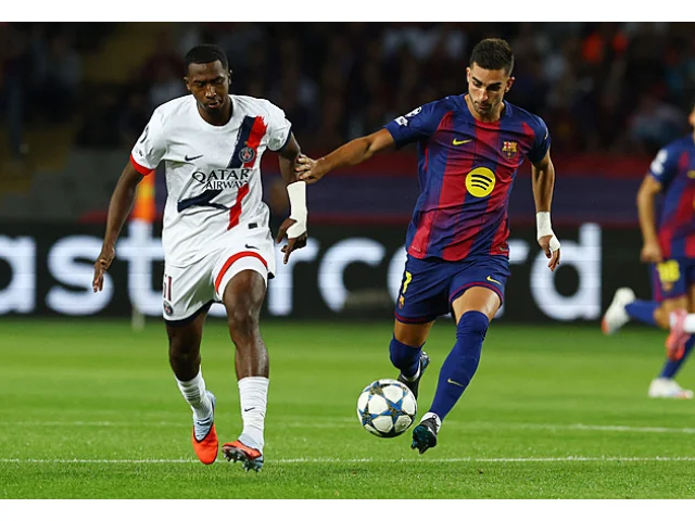 PSG srazilo Barcelonu gólem v závěru, Kovář vychytal bod proti Leverkusenu