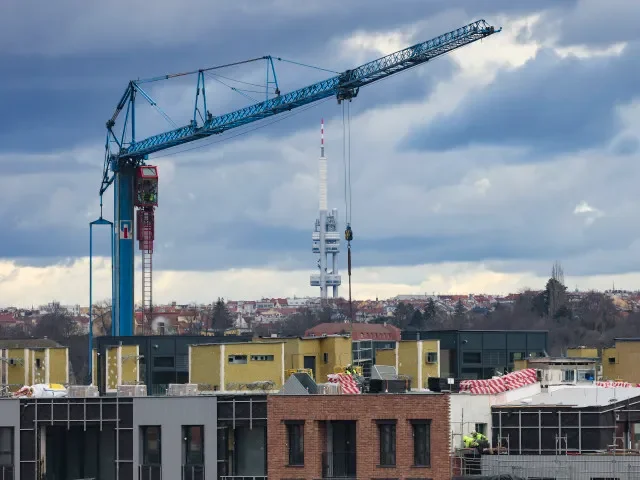 Města a kraje sedí na miliardách. Piráti navrhují: kdo nestaví, přijde o peníze