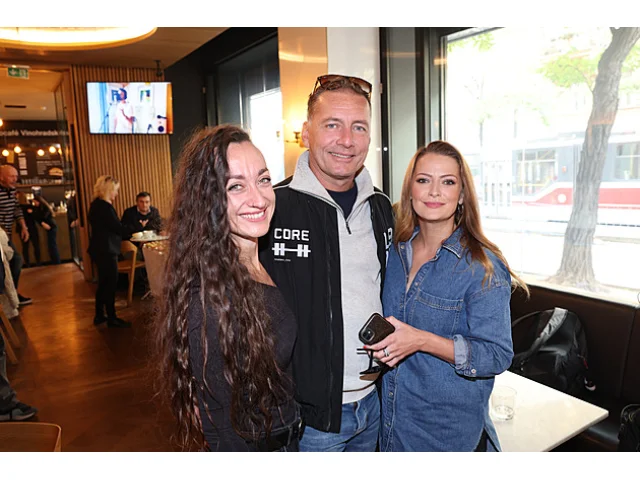 S Petrem Vondráčkem zpíváme i doma, říká Šárka Vaňková. A Bartošová je fuška!