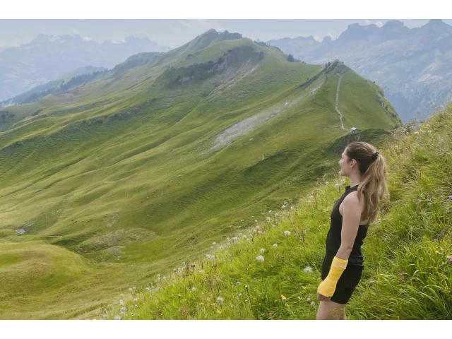 Itinerář na dovolenou ve Švýcarsku: Hotel duchů, jedna zlomená ruka a nejstrmější lanovka na světě
