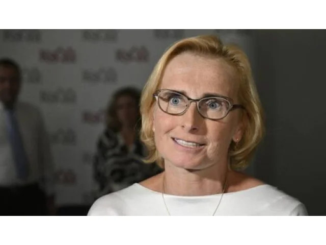 Paní Konečná, tohle už fakt stačilo. Lídryně komunistů se navezla do premiéra Fialy a jeho videa jak z Hollywoodu