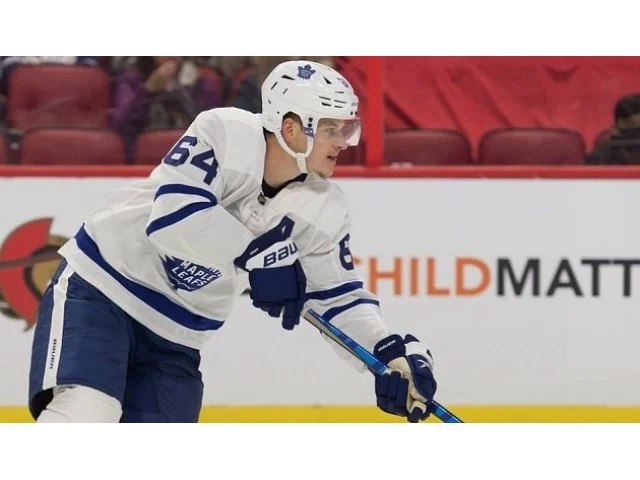 Útočník Kämpf pokračuje v NHL. Do konce sezony se dohodl s Vancouverem