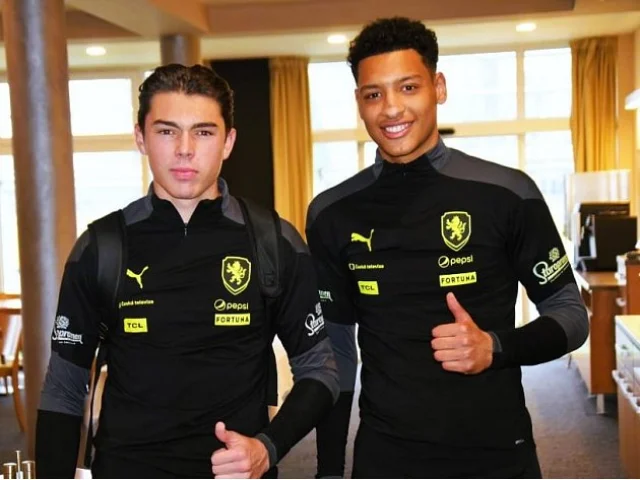 Buffon řádil v českém dresu. Syn slavného brankáře pomohl k postupu hattrickem