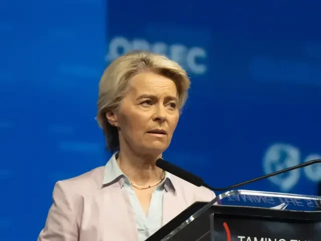 Von der Leyenová prohrála aféru Pfizergate: Evropská komise neprávem tajila její SMS, rozhodl soud