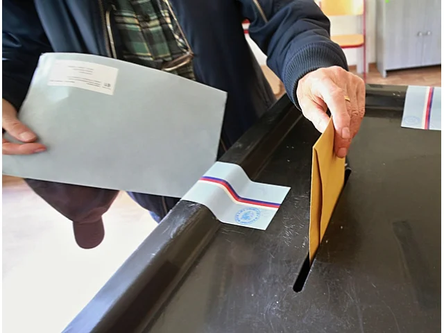 Výsledky voleb 2025 ONLINE: kdy začíná sčítání hlasů?