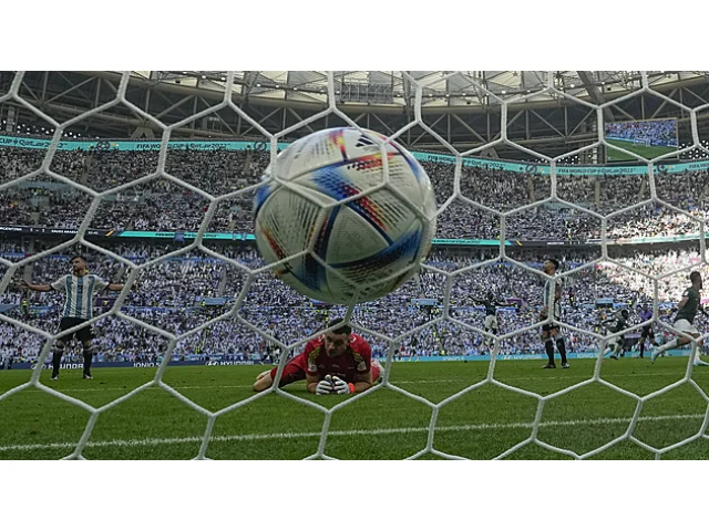 Šok pod zlatým pláštěm, senzace jednou za život. Jak Saúdové stopli Messiho