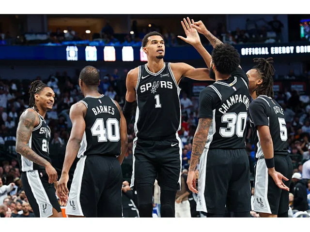 Wembanyama zase ční nade všemi. NBA viděla i nejlepší debut od roku 1959