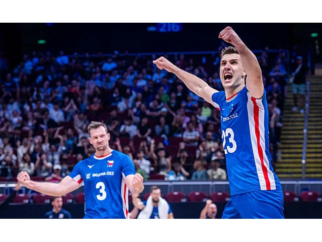 Chtěl být hokejistou, ale ovlivnila ho vážná nehoda. Teď táhne volejbalisty za medailí