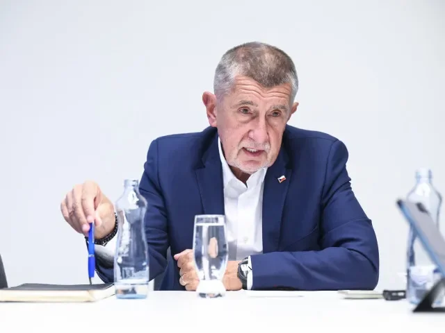 Babiš poprvé o jednání 108: Motoristé chtějí ve vládě své lidi, SPD experty, „kteří vědí, o co jde“