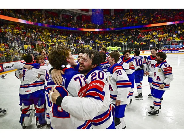 Švýcarsko - USA 0:1P. Američané slaví první zlato v moderní éře MS, trefil ho Thompson