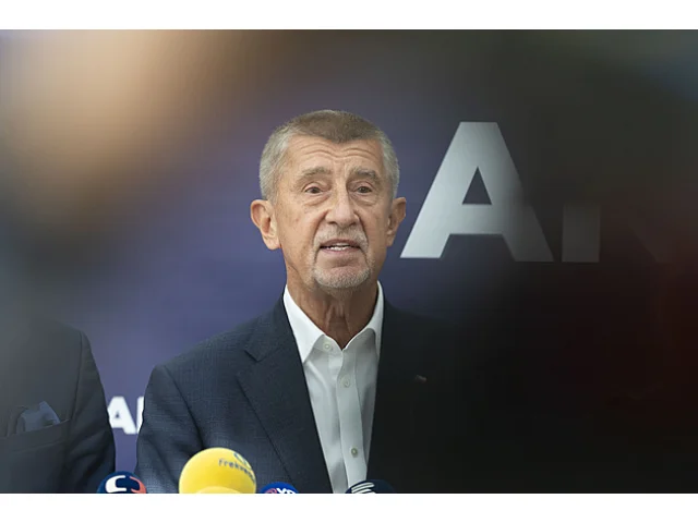 Pět procent na obranu? Nesmysl, vláda neutratí ani dvě, řekl Babiš