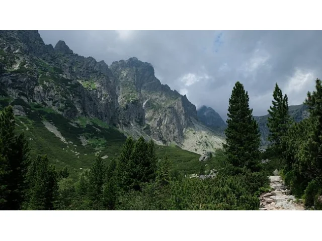 Ve Vysokých Tatrách zemřel český turista. Nepřežil pád z hory Rysy
