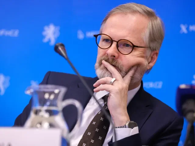 Babiš vyzval Fialu, aby na unijním summitu odmítl nové klimatické cíle