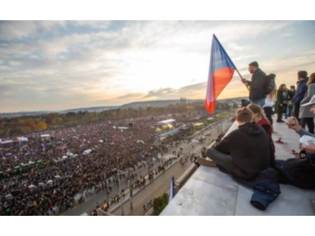 „Děláme vše, abychom ty lidi nesvolali.“ Předseda Milionu chvilek zásadně promluvil