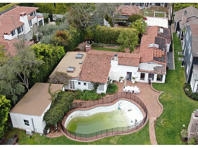 Dům, v němž našli mrtvou Marilyn Monroe, se bourat nebude. Rozhodl tak soud