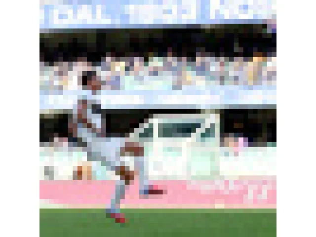 AS Řím porazil Cremonu 3:1 a před milánským derby se ujal vedení v italské lize