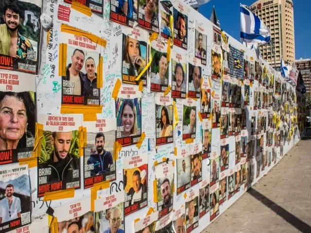 Hamás pozastavil propouštění izraelských rukojmích