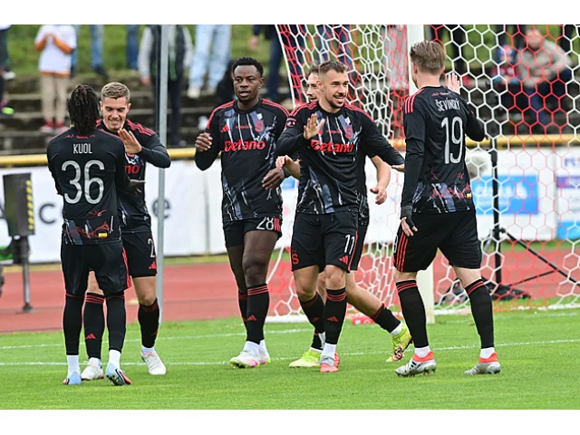 ONLINE: Sparta v poháru proti Varům dává čtvrtý gól, obhájce Olomouc se trápí
