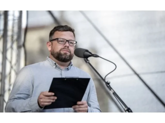 Předseda Milionu chvilek: Děkuji Janu Hrušínskému nebo Václavu Marhoulovi, že to řekli nahlas