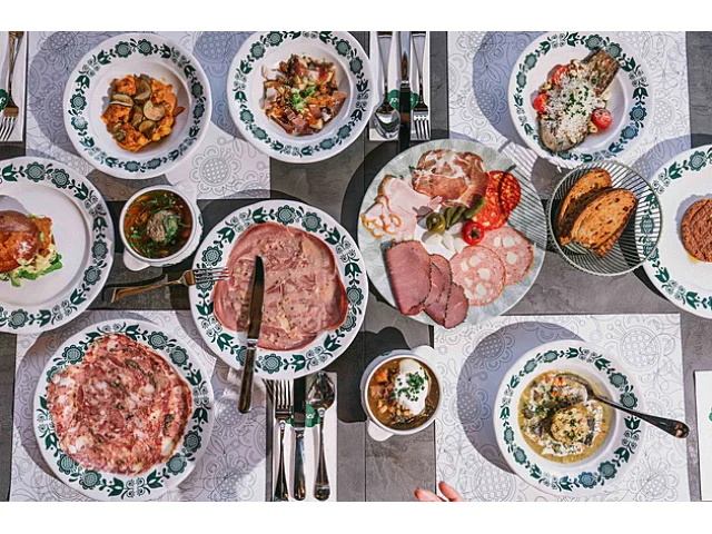 V hlavní roli řízek. Známý šéfkuchař zve na rakousko-českou kuchyni