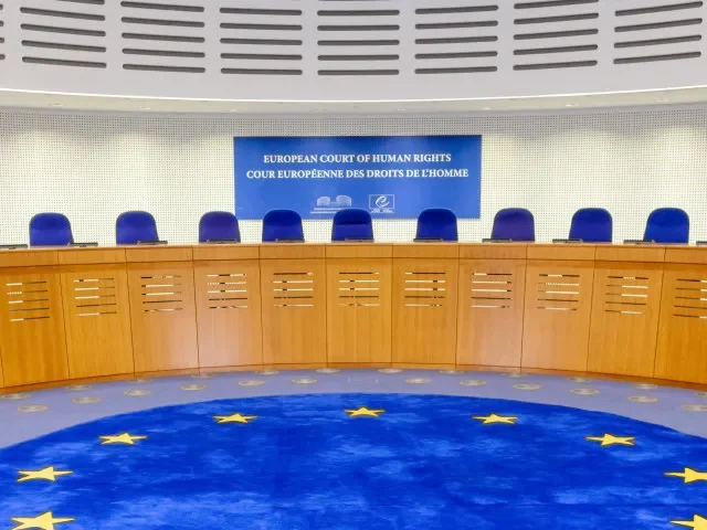 Česko ukřivdilo občanovi, který se cítí jako bezpohlavní, rozhodl soud ve Štrasburku