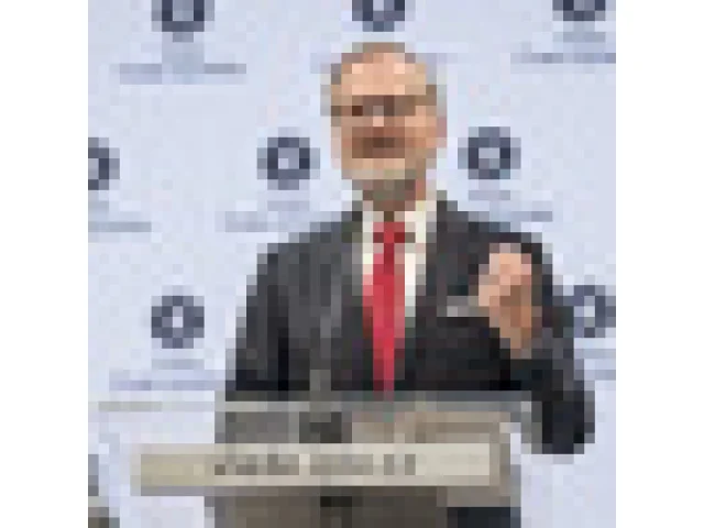 V čele Sněmovny stojí podle Fialy někdo, kdo tam rozhodně nemá být