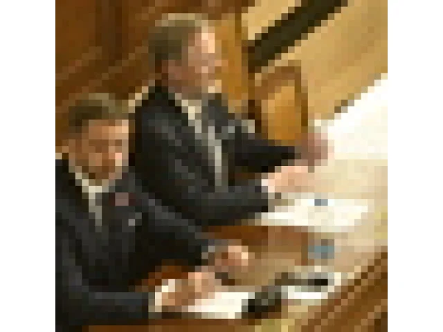 Sněmovna po jednodenní pauze obnovila svou ustavující schůzi