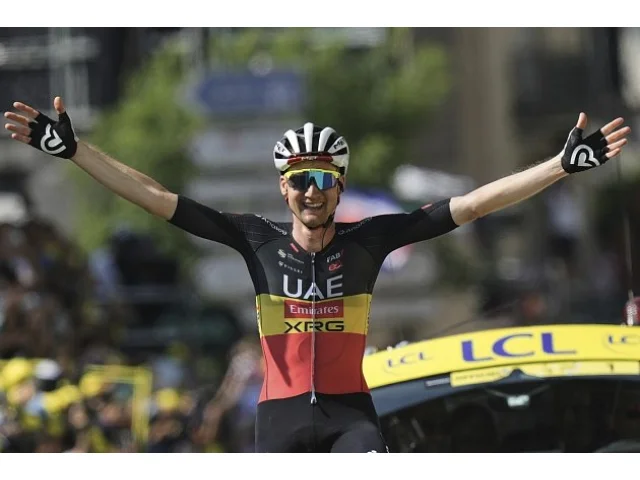 Dlouhé sólo přineslo etapové vítězství Wellensovi. Tour dál vede Pogačar