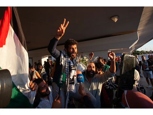 Jednali s námi jako s opicemi, viní členové flotily Izrael. Aktivistka kousla zdravotnici