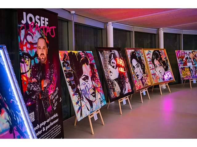 Jeho traverza zaujala na Expu i prezidenta, do bazénu však umělce Rataje nepustili