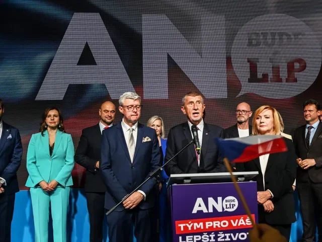 Češi podle voleb o odchodu z EU ani NATO nestojí. Babiš odmítá, že by měnil kurz země