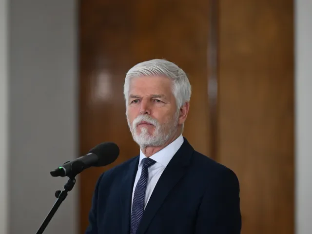Zřejmě bude vznikat koaliční vláda tří stran, oznámil prezident Pavel